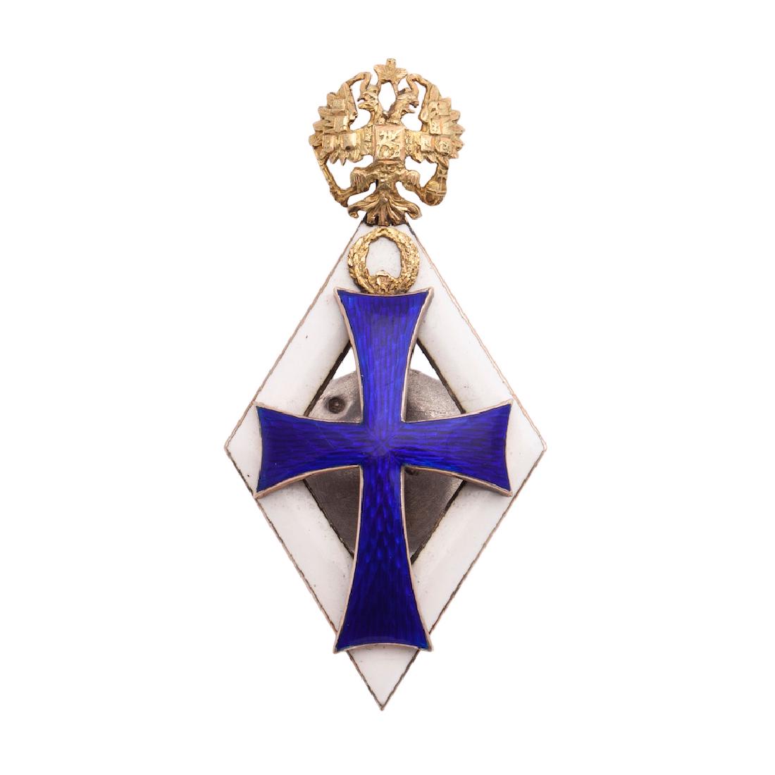 Graduation silver badge of non-medical faculties — image 1