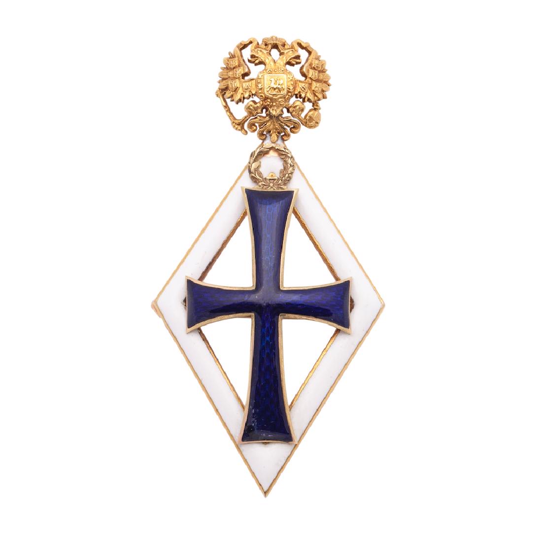 Graduation gold badge of non-medical faculties — image 1