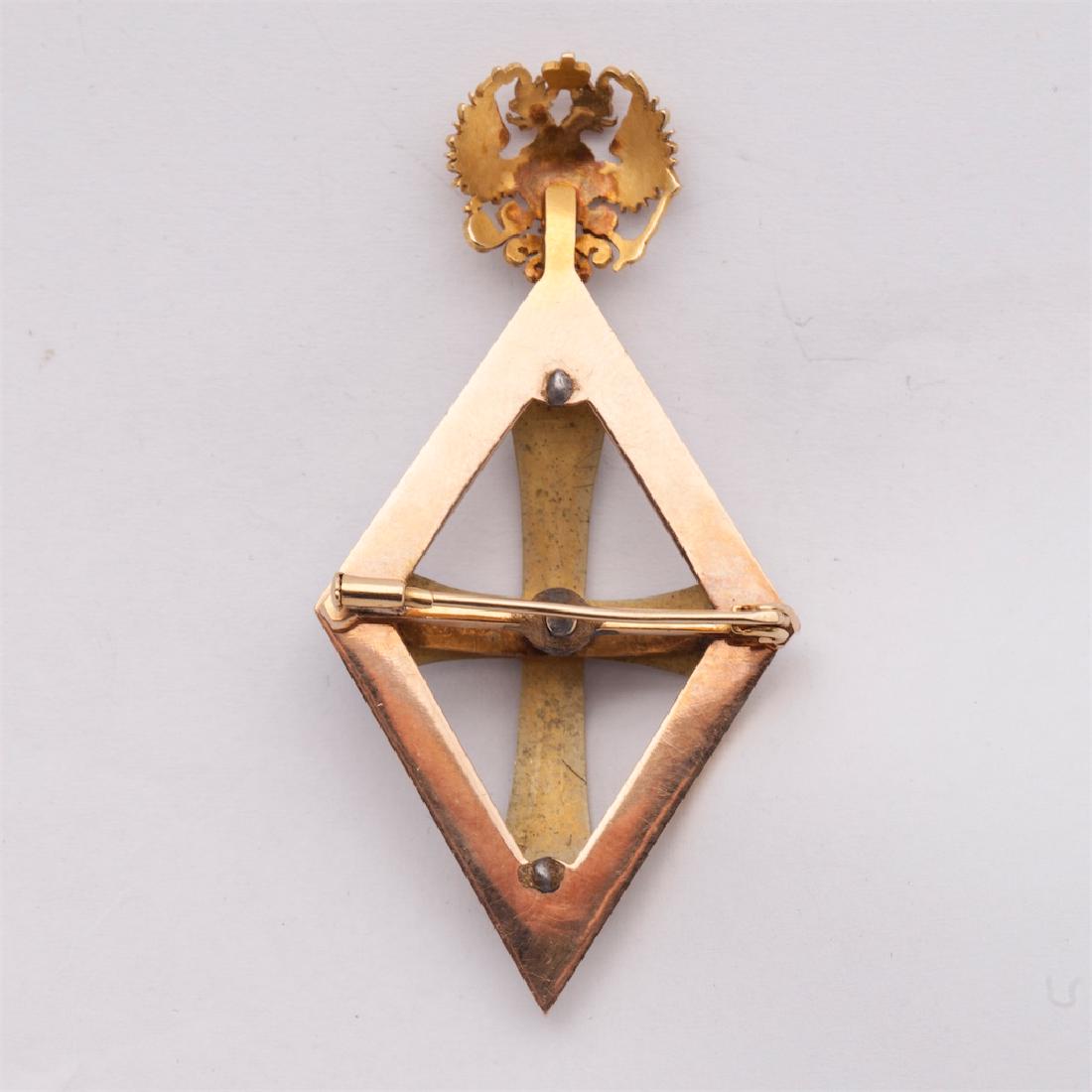 Graduation gold badge of non-medical faculties — image 2