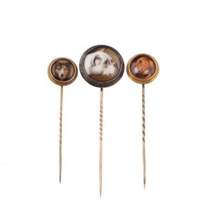 W. Essex, scarf pin with a head of Bloodhound — image 1