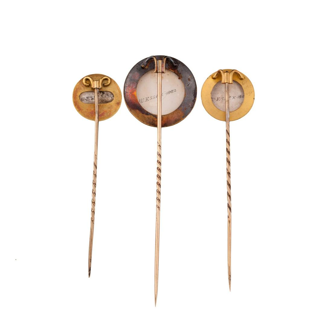 W. Essex, scarf pin with a head of Bloodhound — image 2