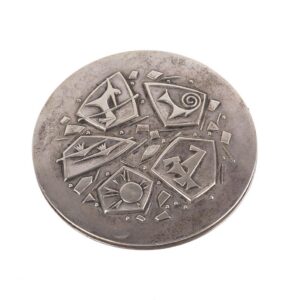 Russian silver powder box with the engraving — image 1