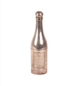 An elegant cocktail shaker — image 1