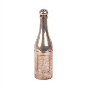 An elegant cocktail shaker — image 1