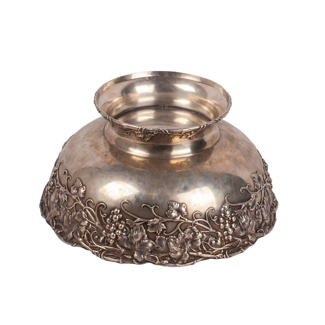 Massive American centerpiece bowl for champagne — image 3