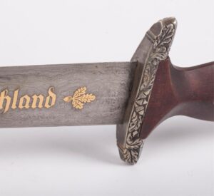 SA honour award dagger with chain suspension — image 3