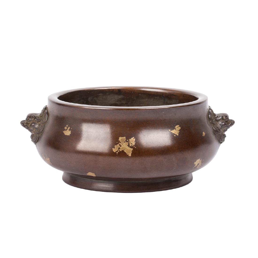 Chinese bronze vase with golden color inserts — image 1
