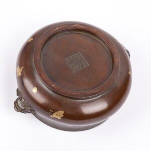 Chinese bronze vase with golden color inserts — image 3