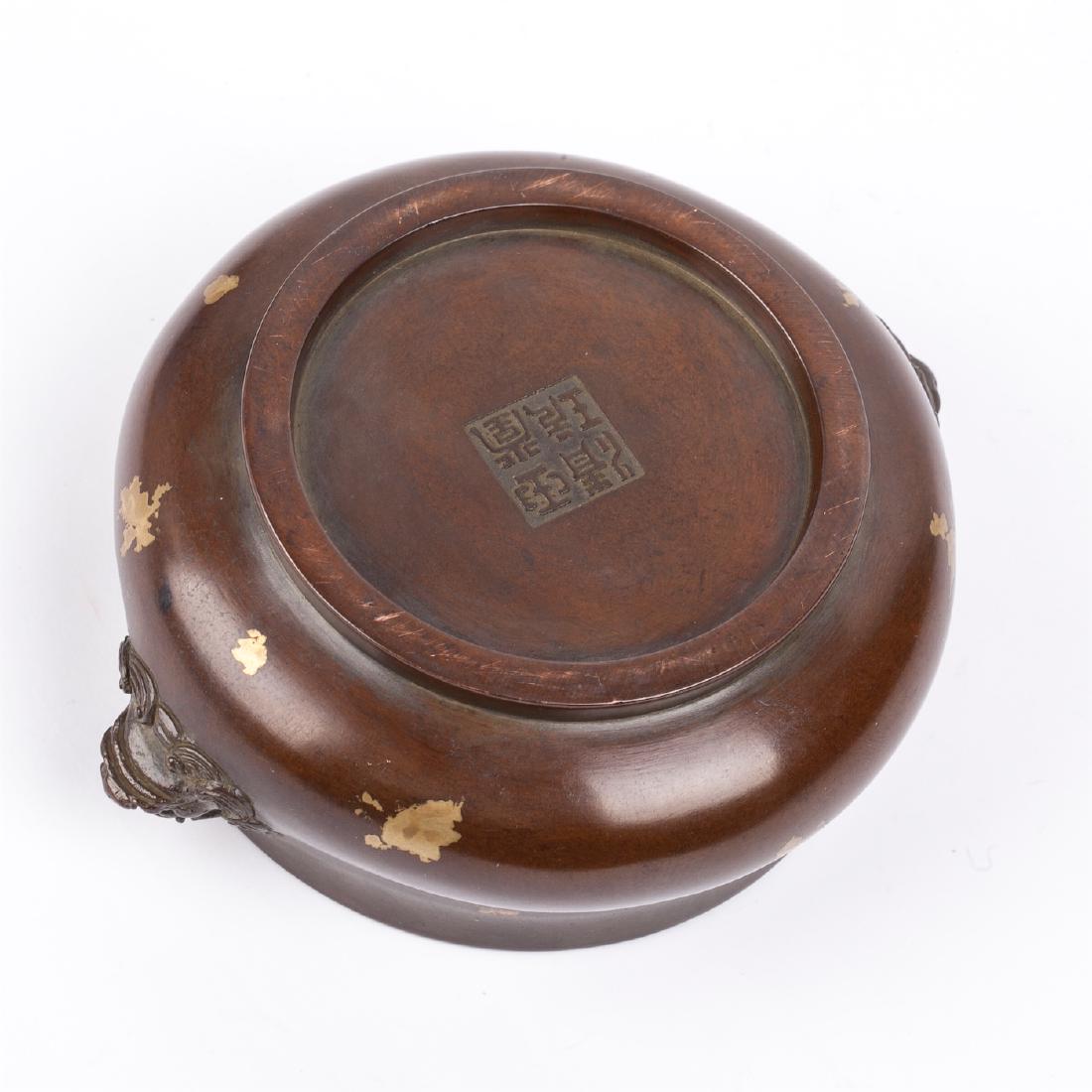 Chinese bronze vase with golden color inserts — image 3